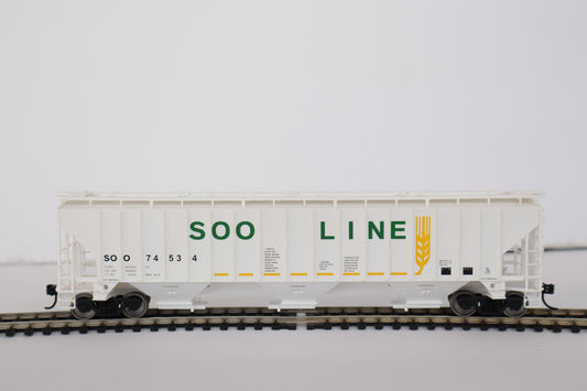 Walthers HO 910-49073 - Mainline - 57' Trinity 4750 3-Bay Covered Hopper "SOO" #74534