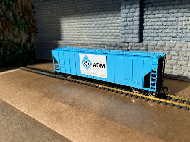 Walthers HO 910-49400 - Mainline - 50' Pullman-Standard PS-2CD 4427 3-Bay Covered Hopper "Archer-Daniels-Midland" #3108