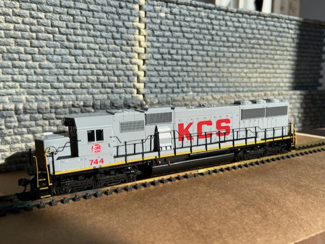 Walthers HO 910-9767 - Mainline - EMD SD60 Spartan Cab Diesel Locomotive "Kansas City Southern" #744 (Standard DC)