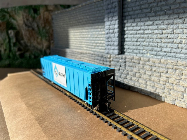 Walthers HO 910-49400 - Mainline - 50' Pullman-Standard PS-2CD 4427 3-Bay Covered Hopper "Archer-Daniels-Midland" #3108