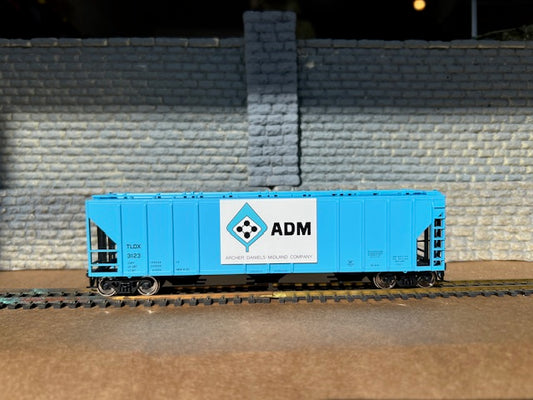 Walthers HO 910-49400 - Mainline - 50' Pullman-Standard PS-2CD 4427 3-Bay Covered Hopper "Archer-Daniels-Midland" #3108