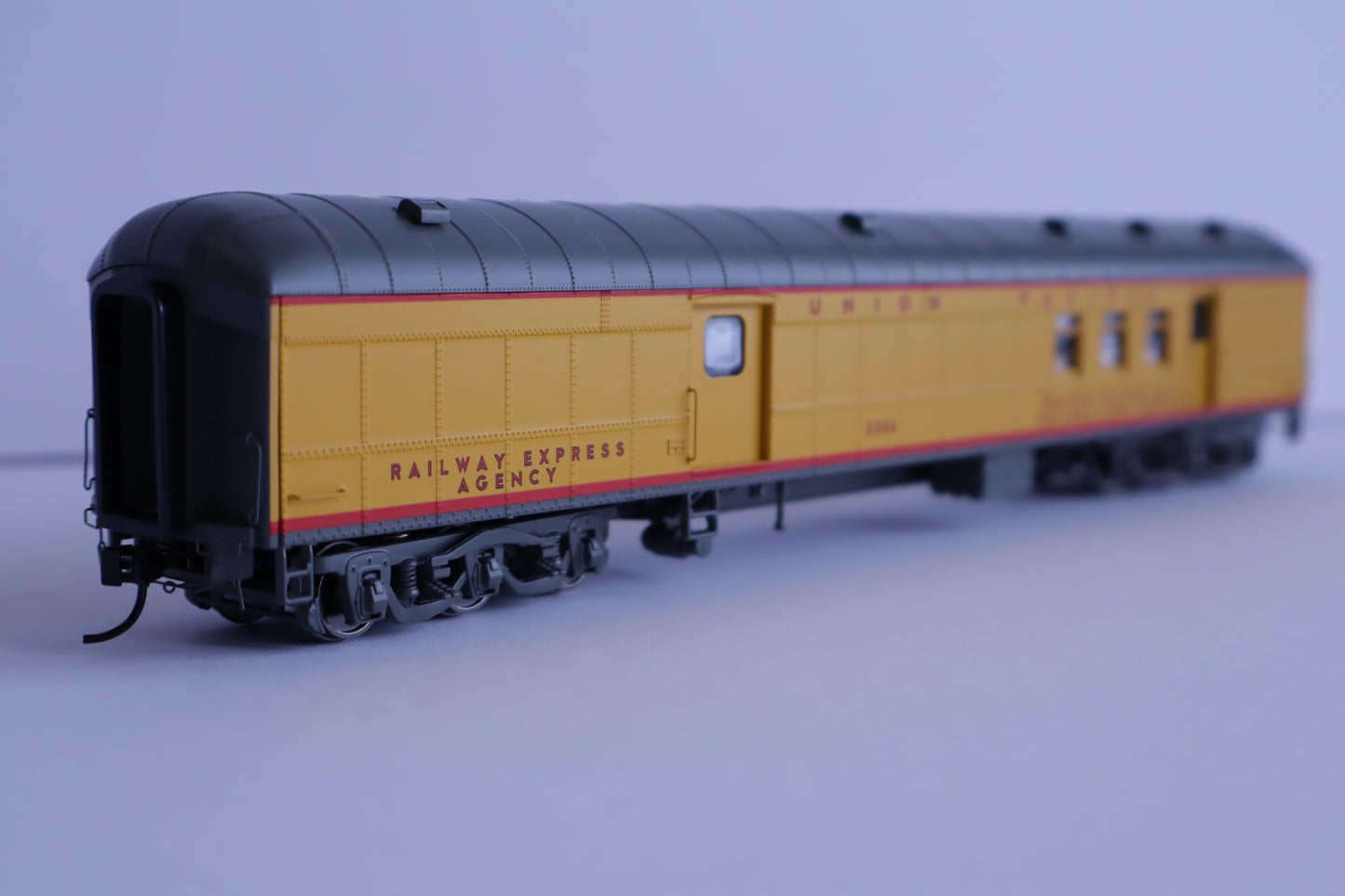 Walthers HO 920-17511 - Proto - 70' Heavyweight Baggage Car "Union Pacific" #3075