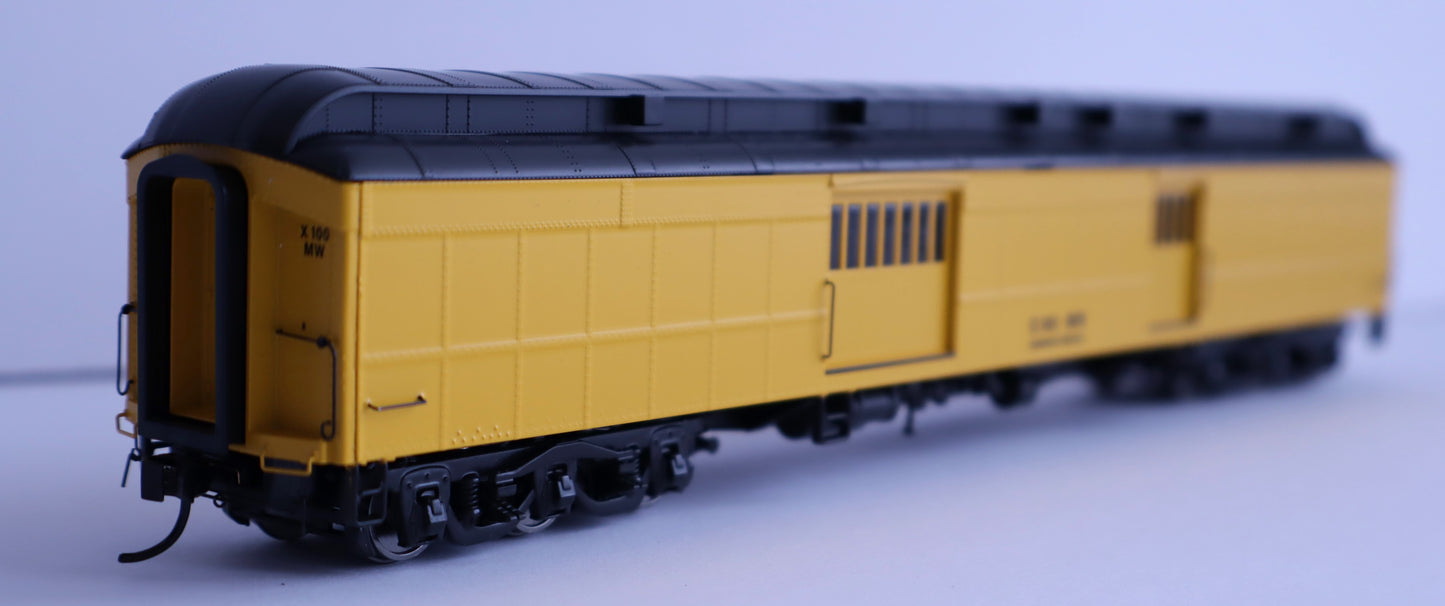 Walthers HO 920-17508 - Proto - 70' Heavyweight Baggage Car "MOW" #X100