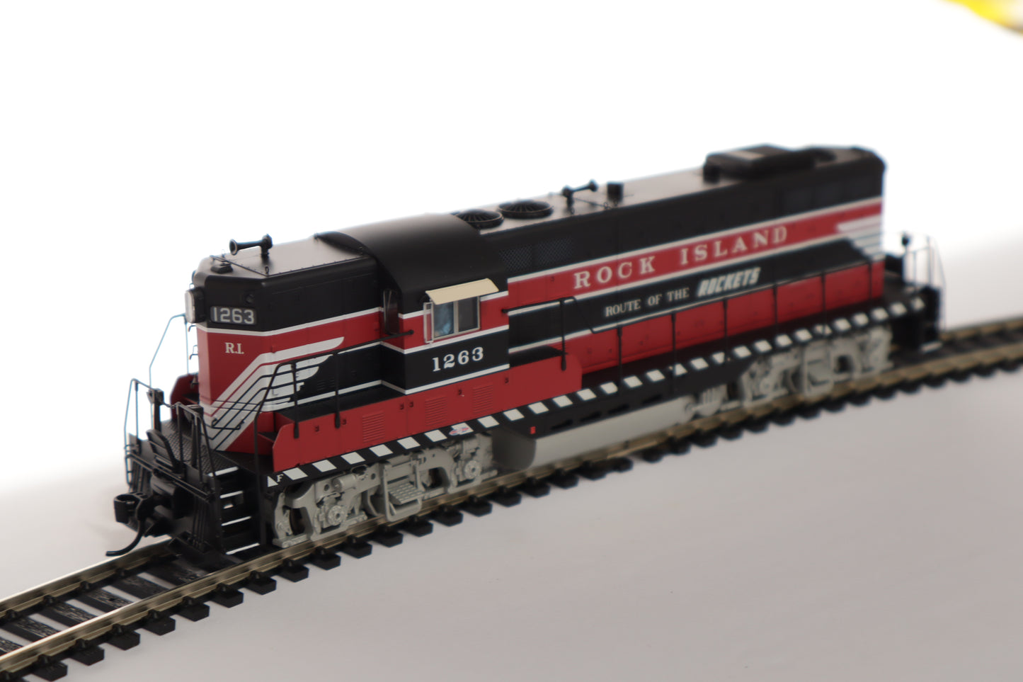 Walthers HO 920-49425 - Proto - EMD GP7 Diesel Locomotive "Rock Island" #1272