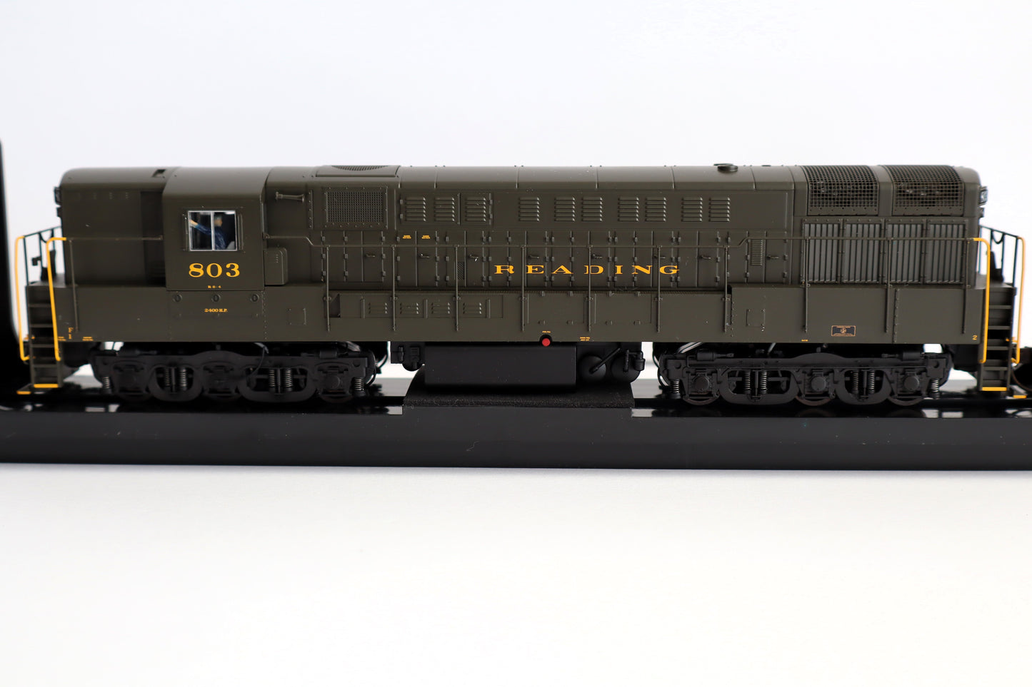 Atlas HO 10004113 - Master - Silver - FM H-24-66 Trainmaster Diesel Locomotive "Reading" #803 (Phase 1B)