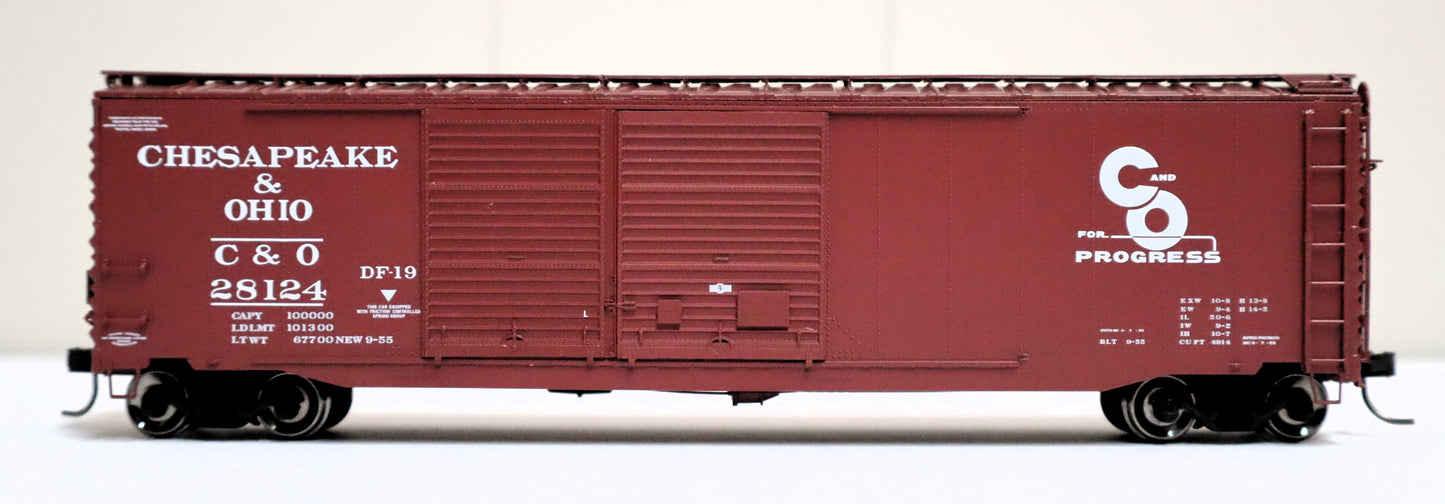 Atlas HO 20006573 - Master - 50' Postwar Double Door Boxcar "Chesapeake & Ohio" #28124
