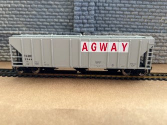Walthers HO 910-49416 - Mainline - 50' Pullman-Standard PS-2CD 4427 3-Bay Covered Hopper "Agway TLDX" #2944