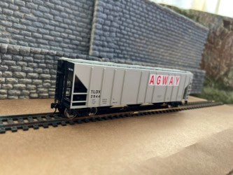 Walthers HO 910-49418 - Mainline - 50' Pullman-Standard PS-2CD 4427 3-Bay Covered Hopper "Agway TLDX" #2963