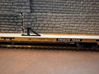Walthers HO 910-5736 - Mainline - 89' Channel Side Flatcar "TTX" #150315 (Yellow)