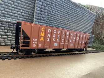 Walthers HO 910-49421 - Mainline - 50' Pullman-Standard PS-2CD 4427 3-Bay Covered Hopper "CMA TLDX" #3014