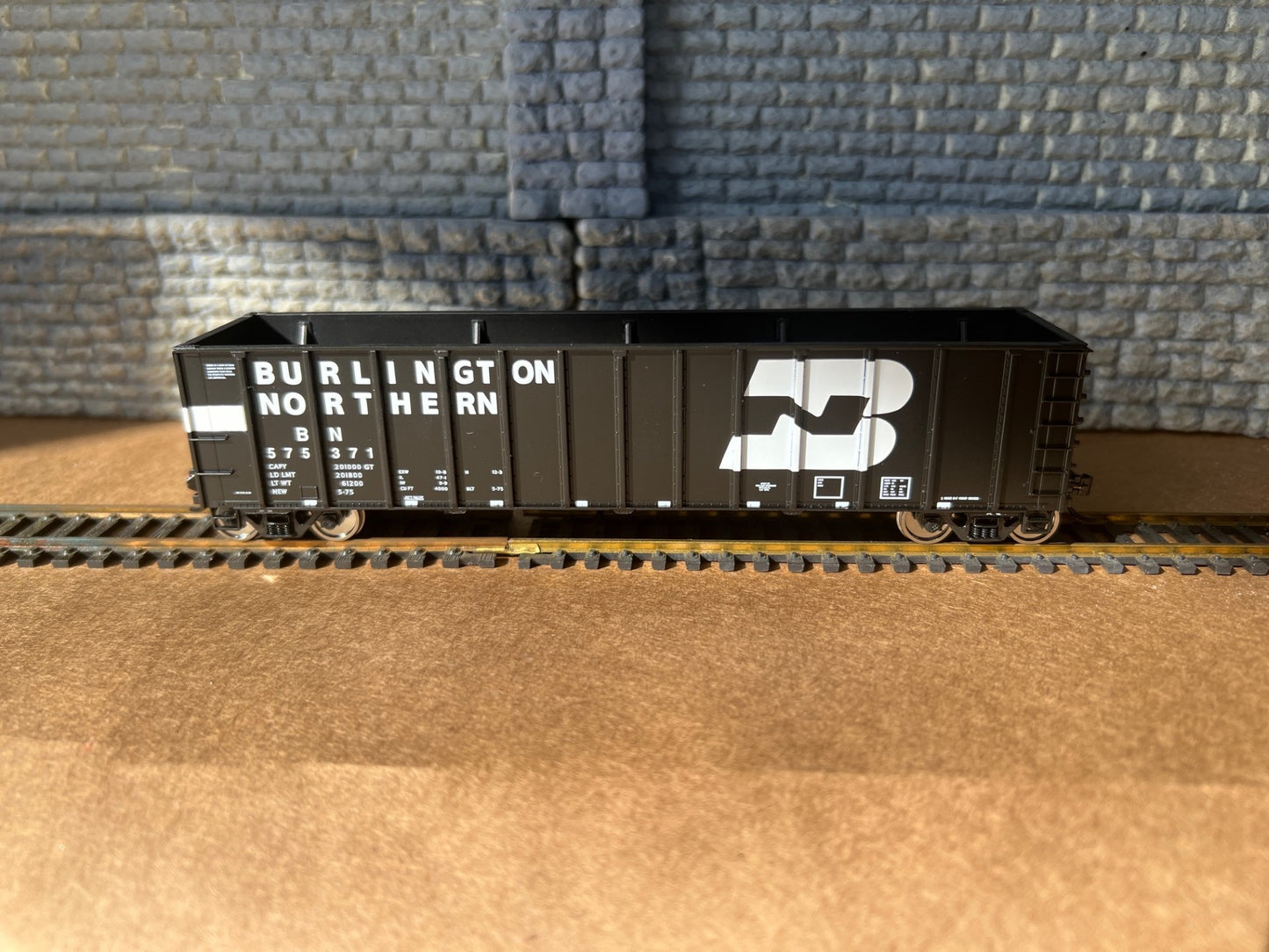 Walthers HO 910-56202 - Mainline - 50' PS4000 High-Side Gondola "Burlington Northern" #575385
