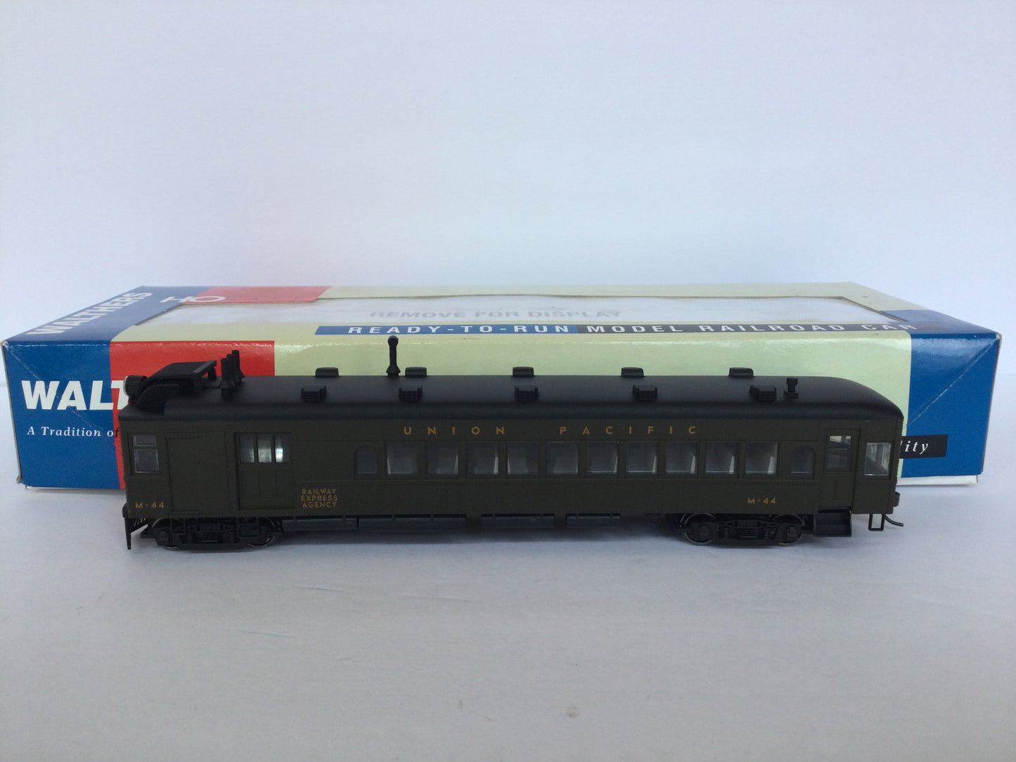 Walthers HO 932-6284 - EMC Gas Electric "Union Pacific" #M-44-Open Box-H1004