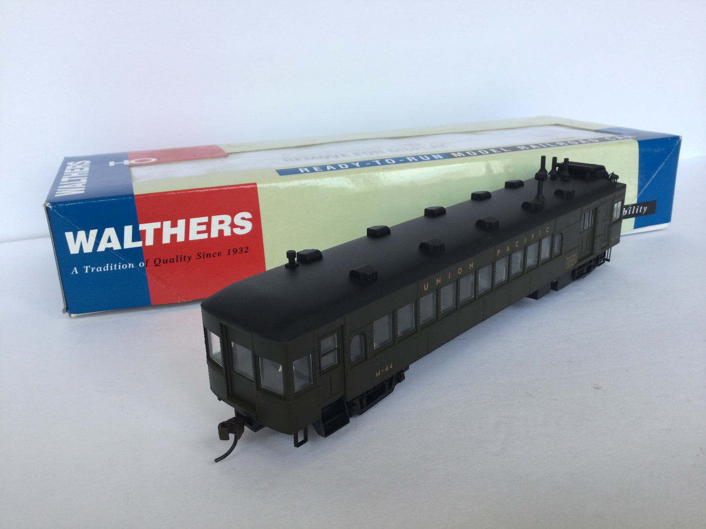 Walthers HO 932-6284 - EMC Gas Electric "Union Pacific" #M-44-Open Box-H1004