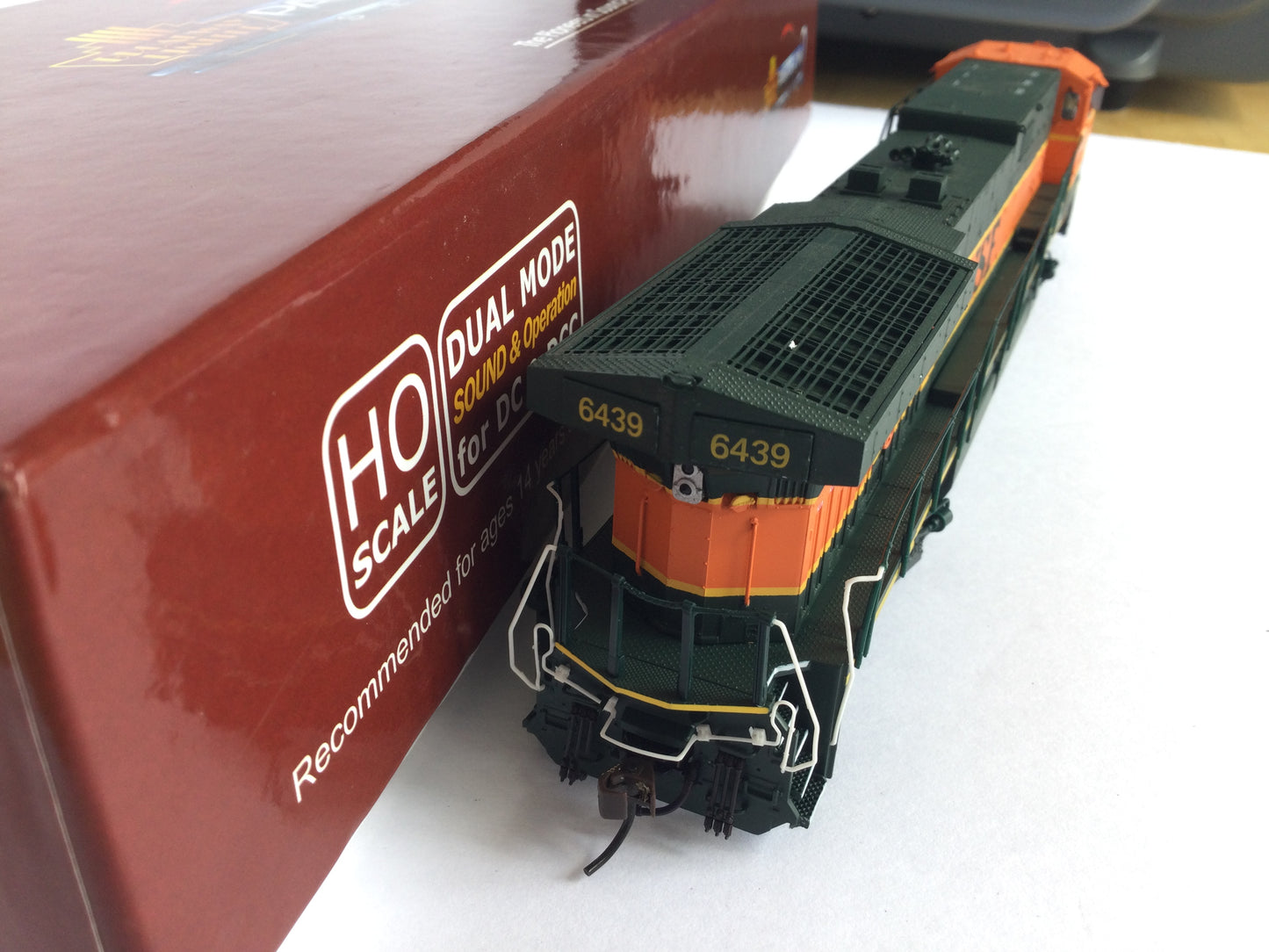 Broadway Limited HO 2290 - GE AC6000 Diesel Locomotive "BNSF" #6439 (Sound/DC/DCC)-Open Box-H1015