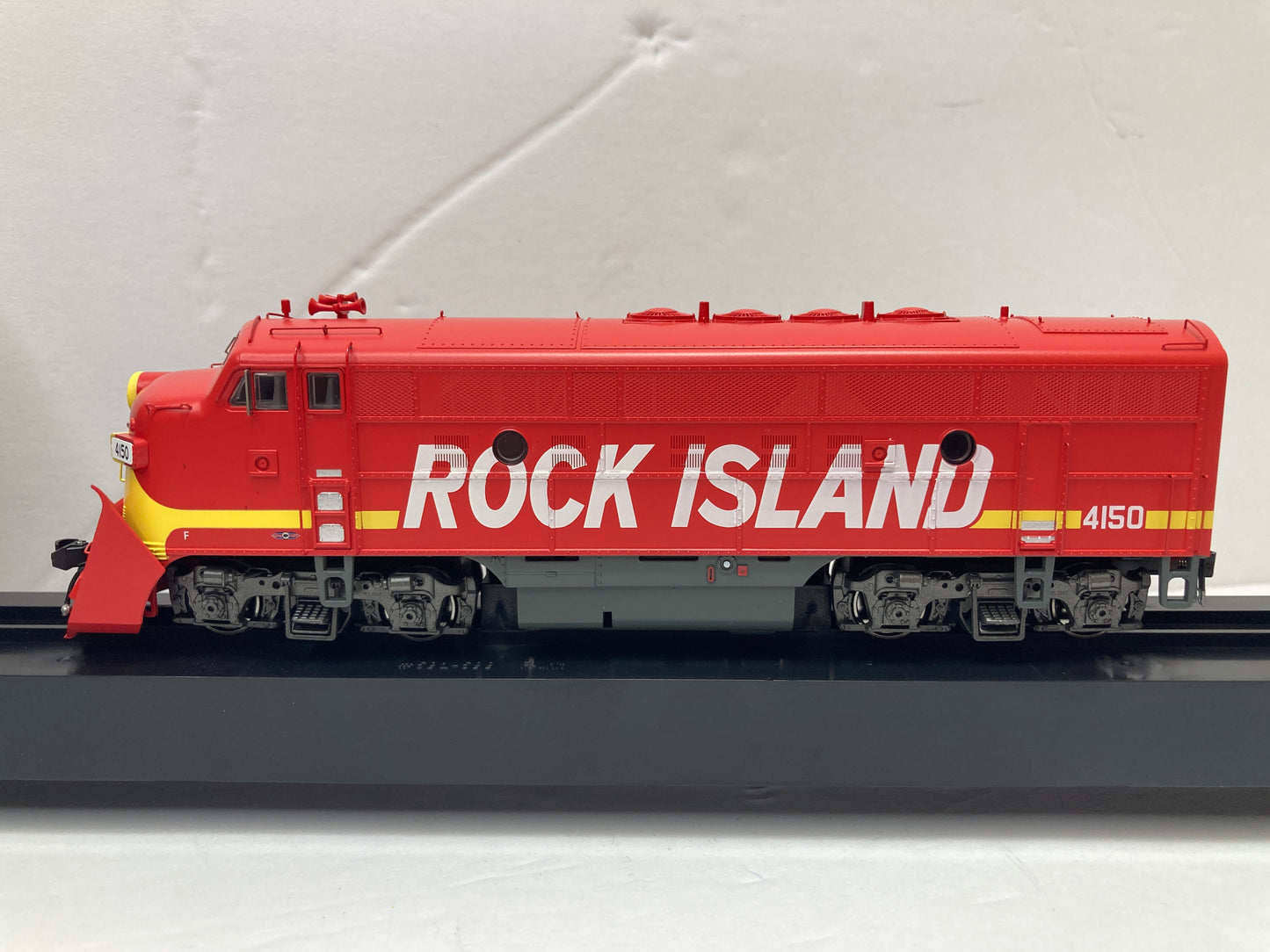 Bowser HO 24601 - Executive - EMD F9AM Diesel Locomotive "Rock Island" #4150 (EX UP) w/DCC/Sound
