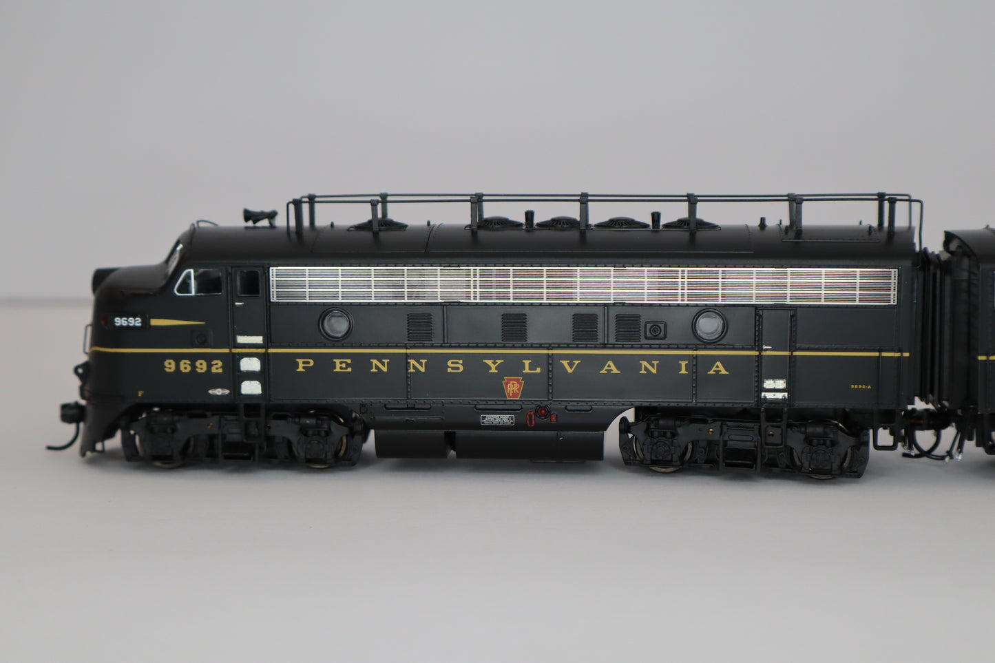 Broadway Limited Imports HO 8195 - EMD F7A/B Diesel Locomotive Set "Pennsylvania" #9692A/9555B (A/B Set)