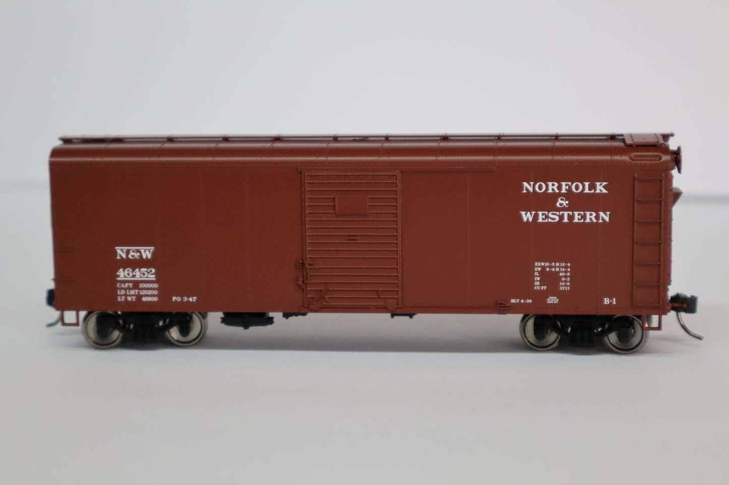 Bowser HO 43315 - X31 B1 Round Roof Box Car "Norfolk & Western" #46493 (2-Dr, Flush Roof)