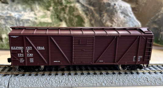 Walthers HO 910-40363 - Mainline - 40' ARA Single Sheathed Boxcar w/Dreadnaught Ends "Illinois Central" #176730