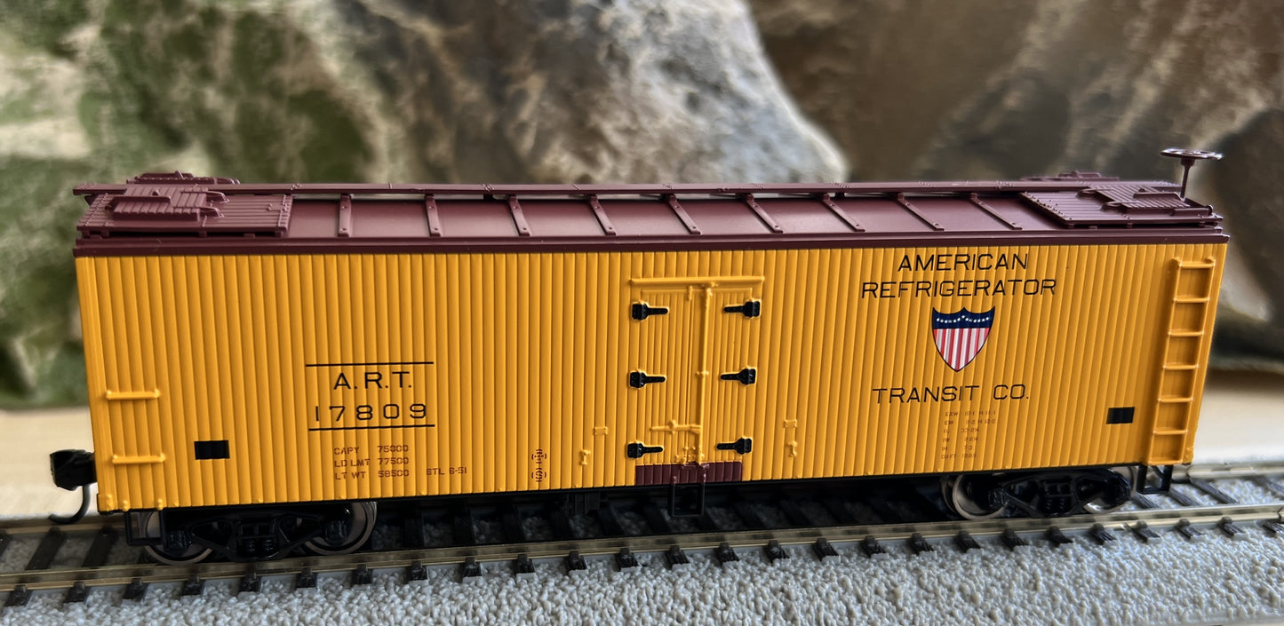Walthers HO 910-41226 - Mainline - 40' Wood Reefer w/ Wood Ends "American Refrigerator Transit" #17826