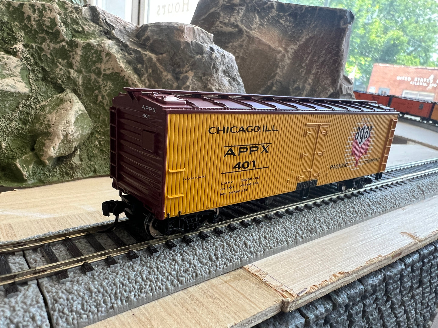 Walthers HO 910-41303 - Mainline - 40' Wood Reefer w/ Steel Ends "APPX" #410 (Agar)