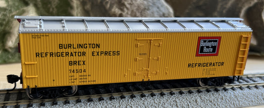 Walthers HO 910-41305 - Mainline - 40' Wood Reefer w/ Steel Ends "Chicago Burlington & Quincy" #74504