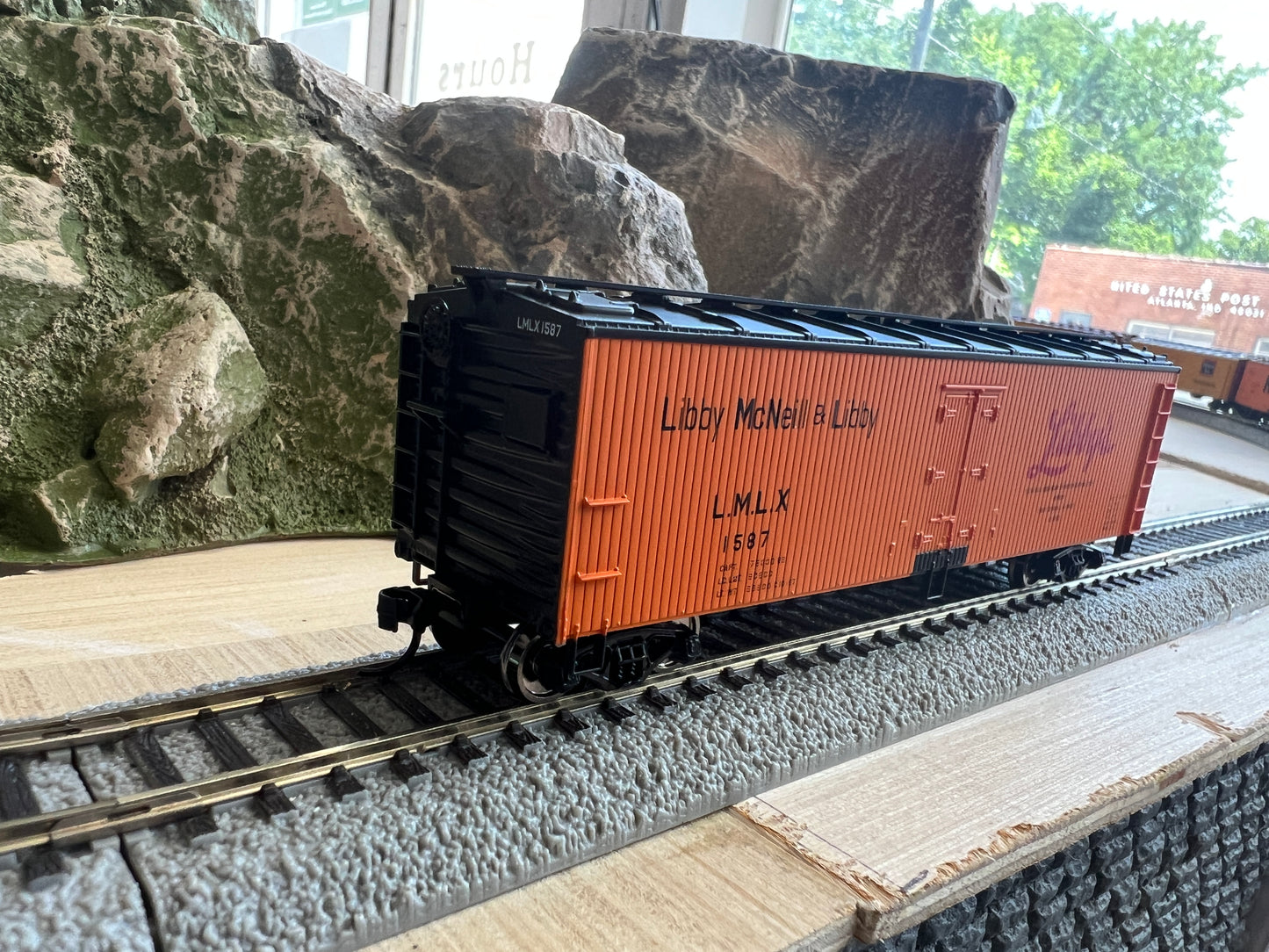 Walthers HO 910-41314 - Mainline - 40' Wood Reefer w/ Steel Ends "LMLX" #1590 (Libby)