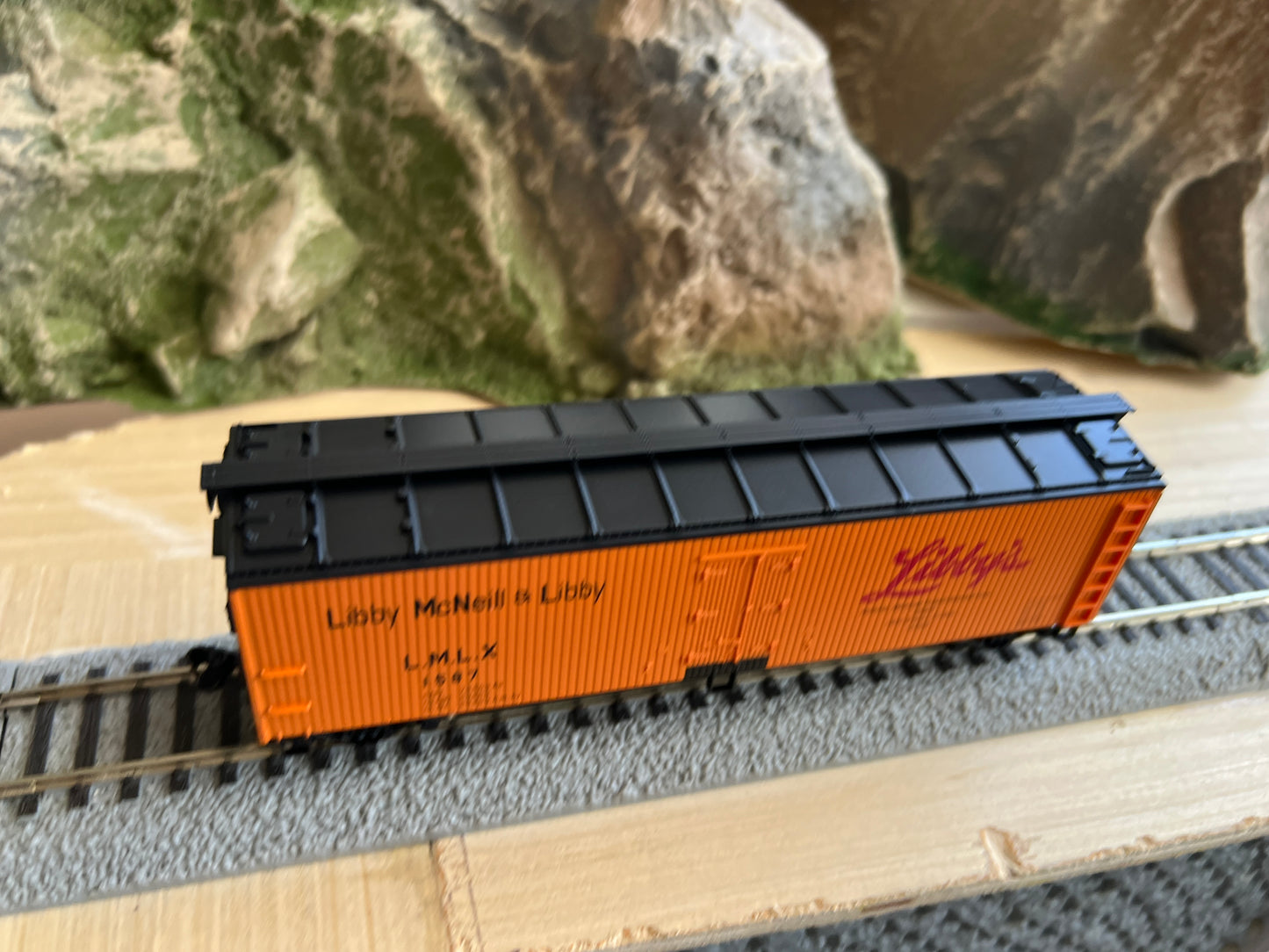 Walthers HO 910-41314 - Mainline - 40' Wood Reefer w/ Steel Ends "LMLX" #1590 (Libby)