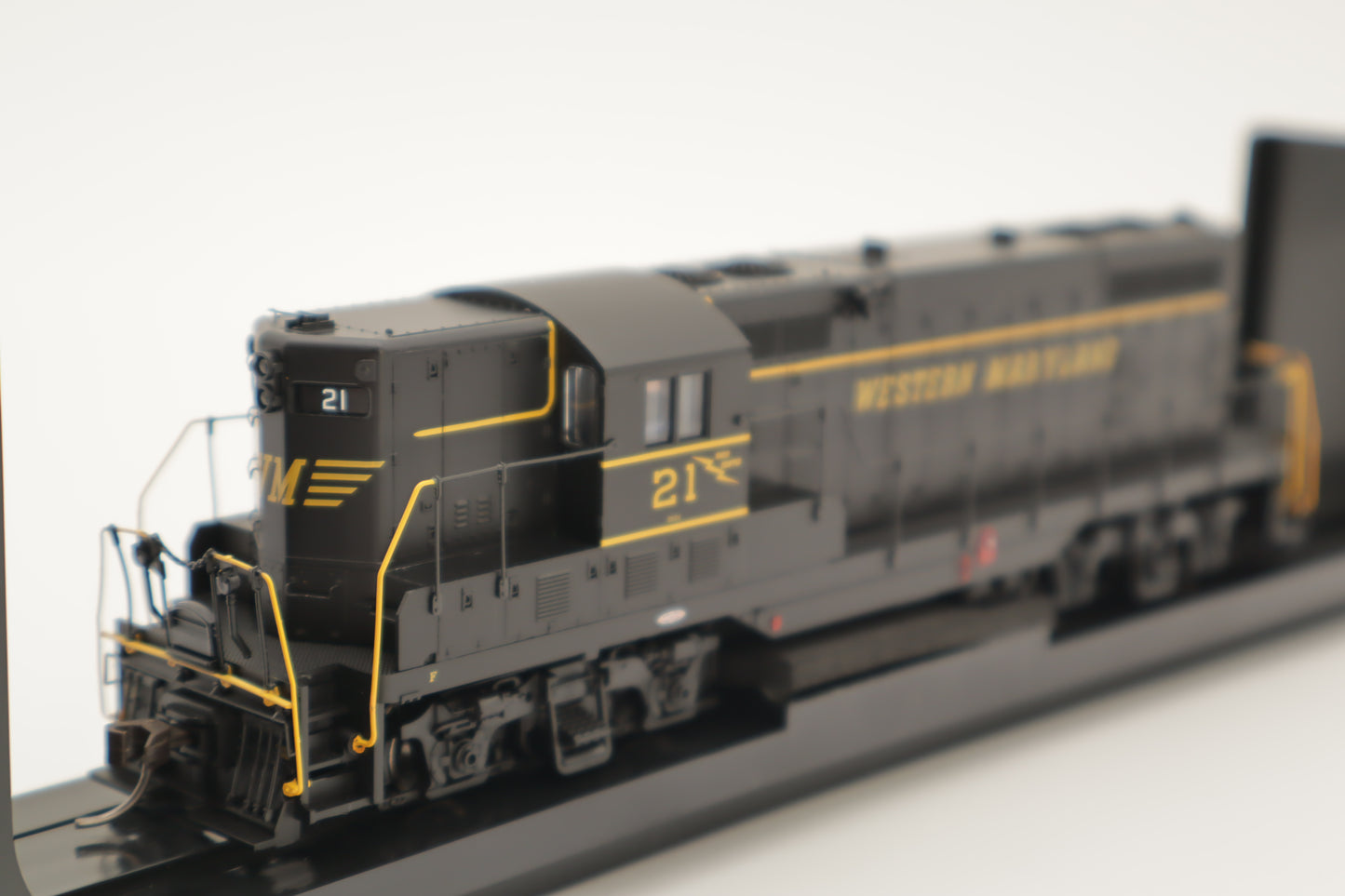 Atlas HO 10003961 - Classic - Gold - GP7 Diesel Locomotive "Western Maryland" #21 (w/DCC/ESU Sound) black/yellow