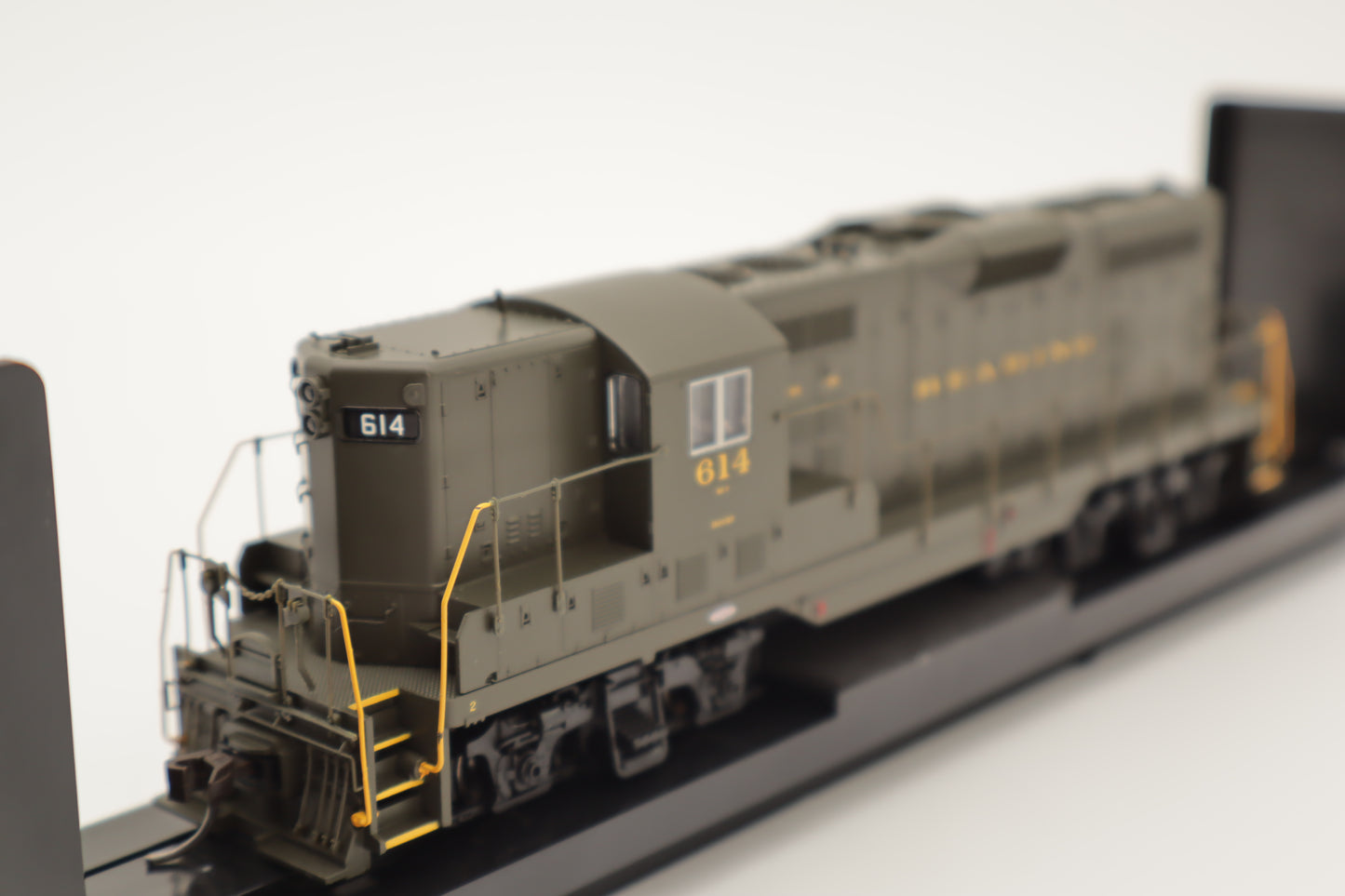 Atlas HO 10003969 - Classic - Gold - GP7 Diesel Locomotive "Reading" #614 (w/DCC/ESU Sound) Pullman Green