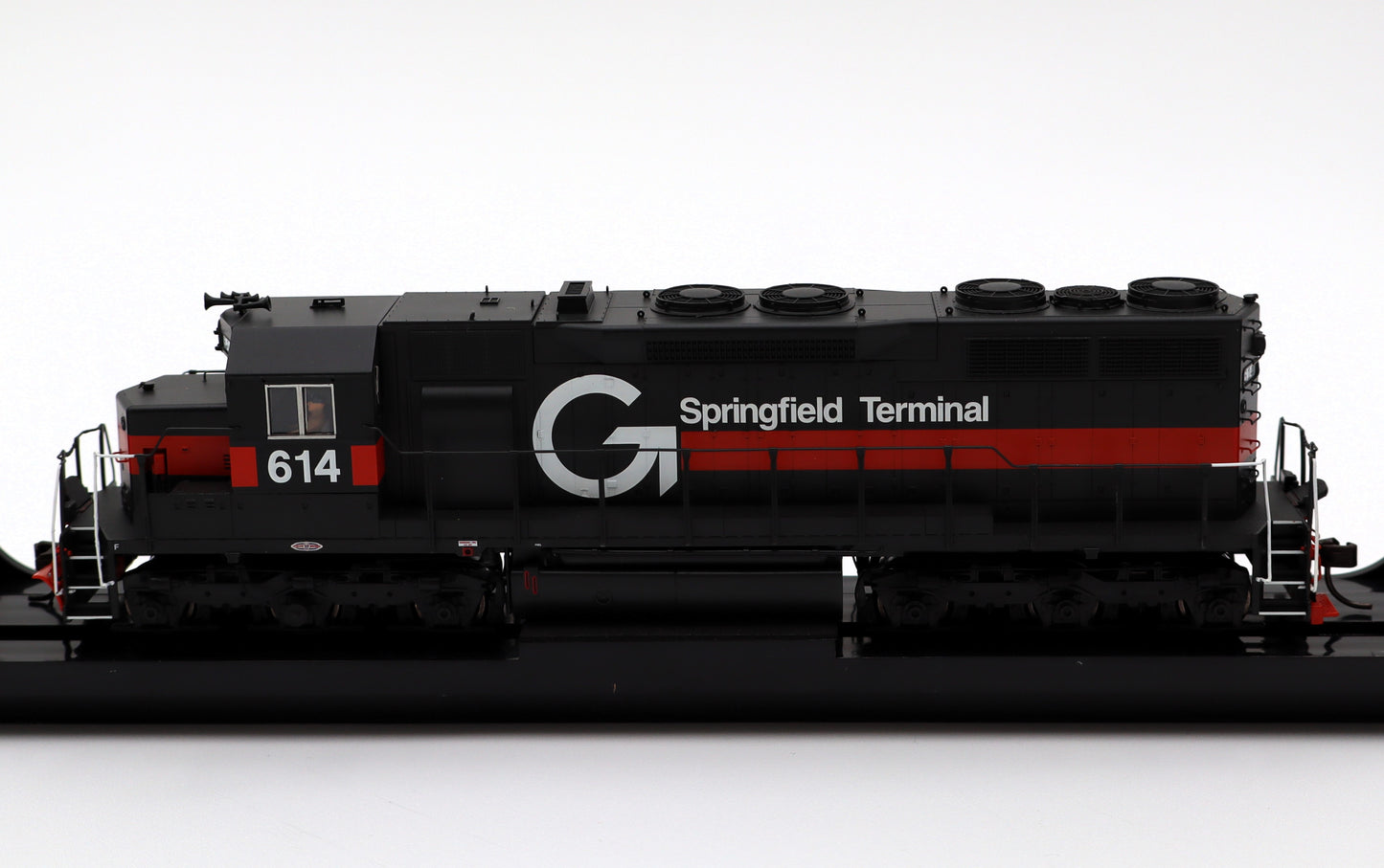 Atlas HO 10004470 - Master - Gold Model - SD35 Low Nose Diesel Locomotive "Guilford" #614