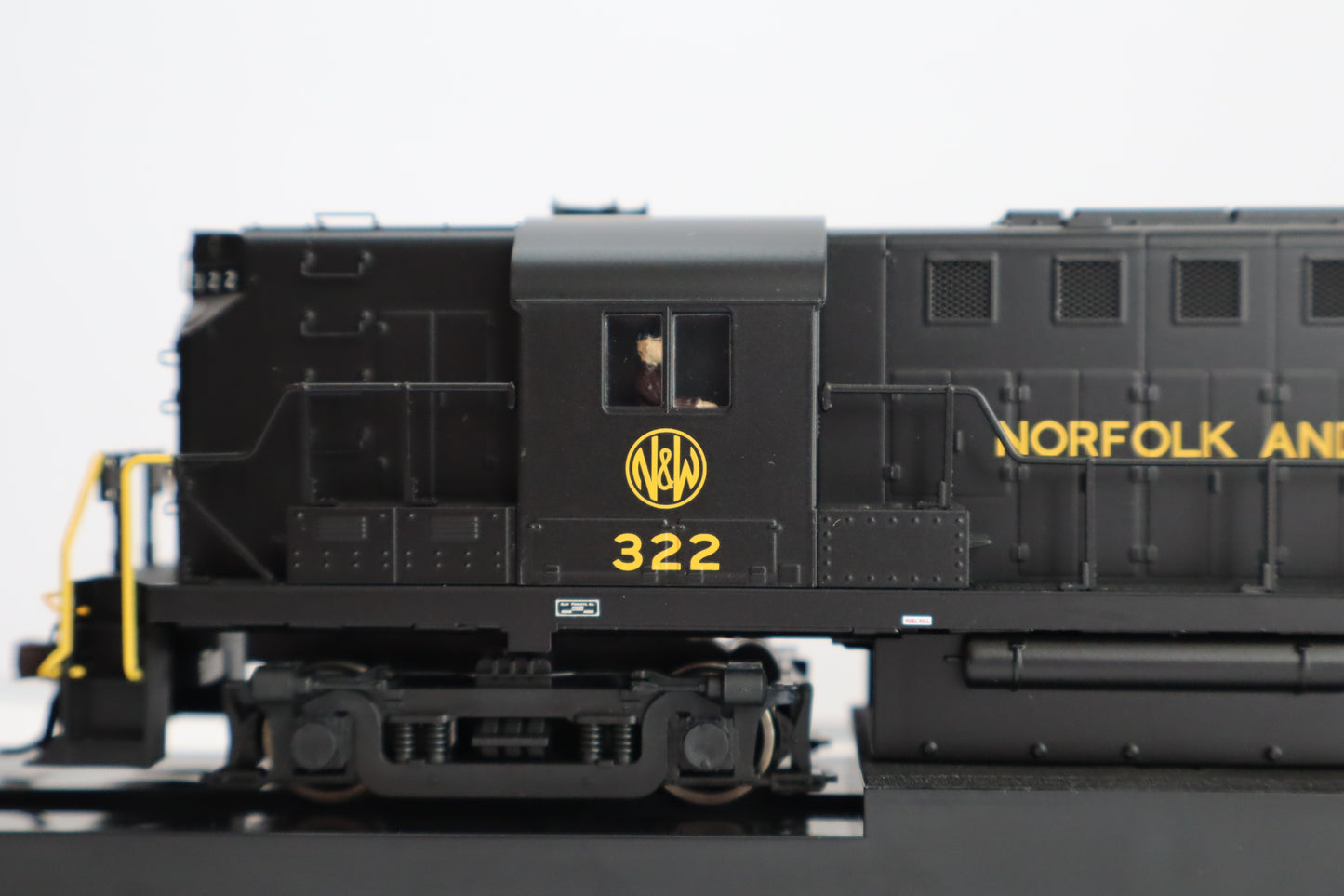 Atlas HO 10 004 544 - Classic - Gold Model - ALCo RS-11 Diesel Locomotive "Norfolk & Western" #327