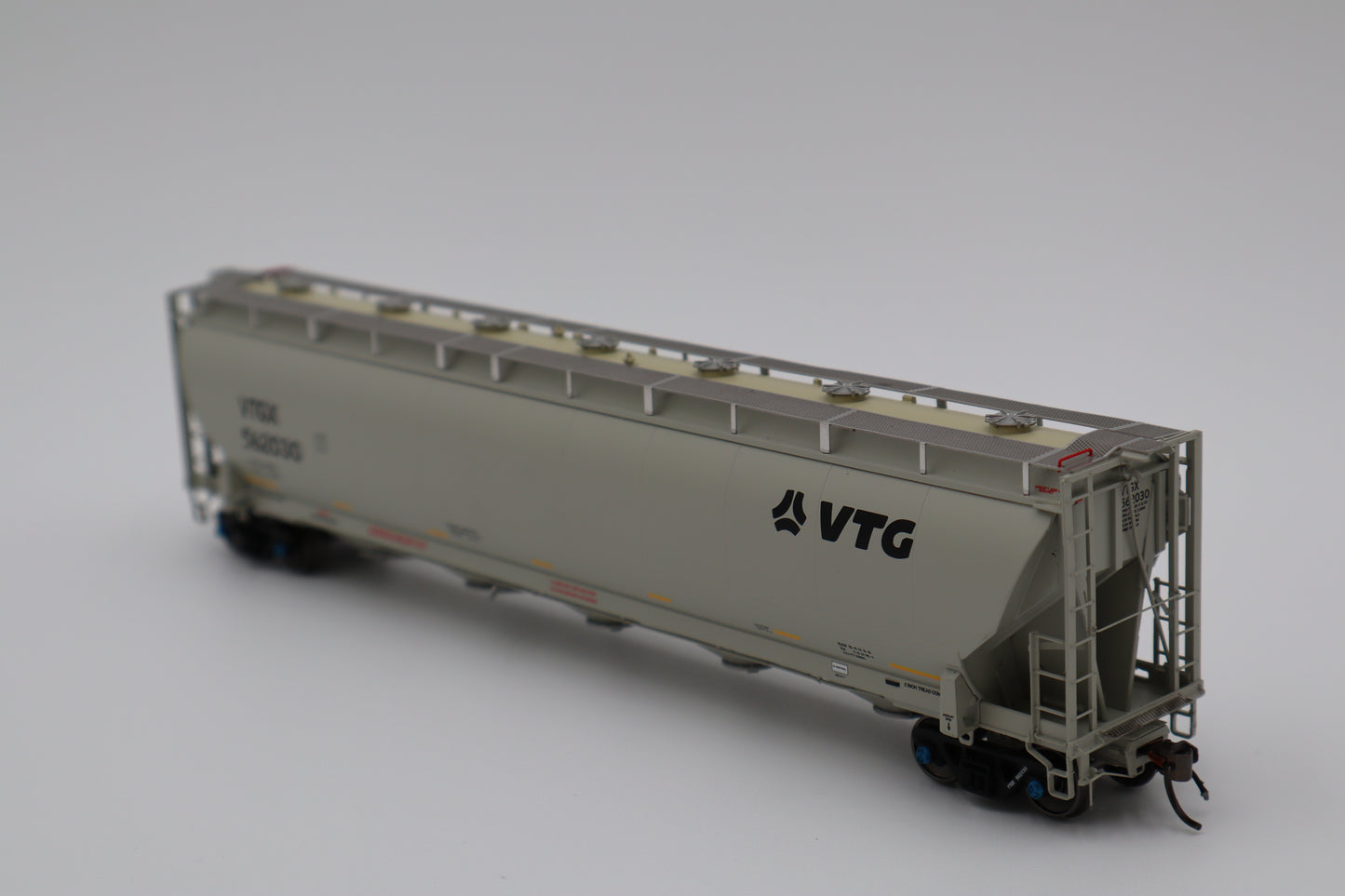 Atlas HO 20007516 - Master Trinity 5660 PD Covered Hopper - 'VTG North America (VGTX)' - #562045