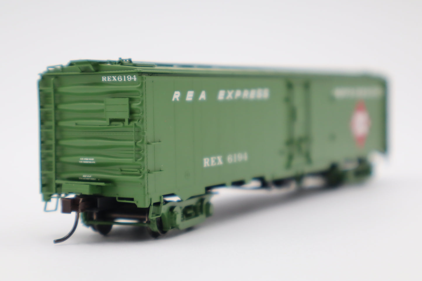 Atlas HO 20007646 - Master - REA Steel Express Reefer Car "REA" #6195 (Late 1960s Scheme)