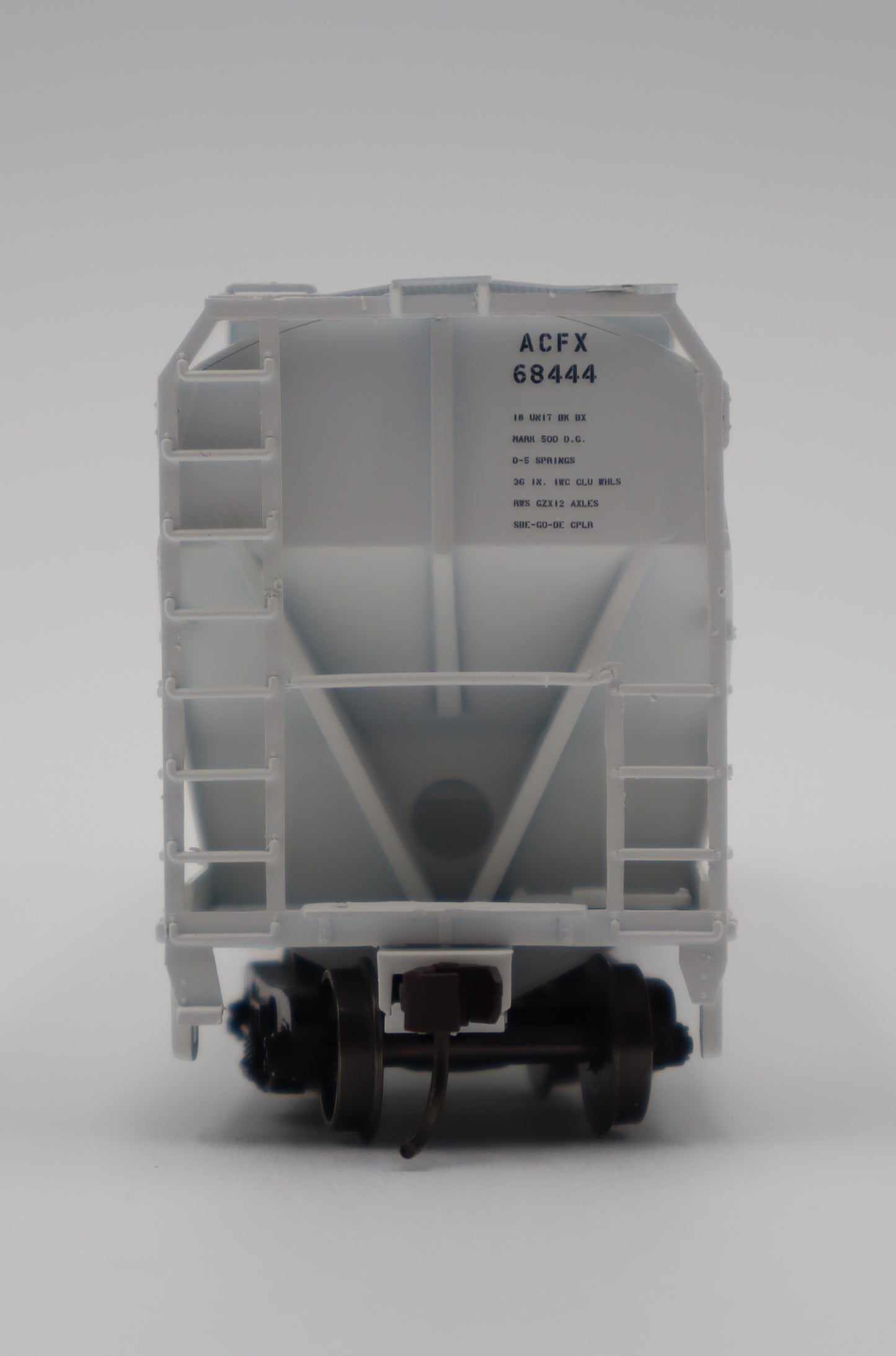 Atlas HO 20007670 - Master - 5800 Centerflow Covered Hopper Car "KT Clays" #68444