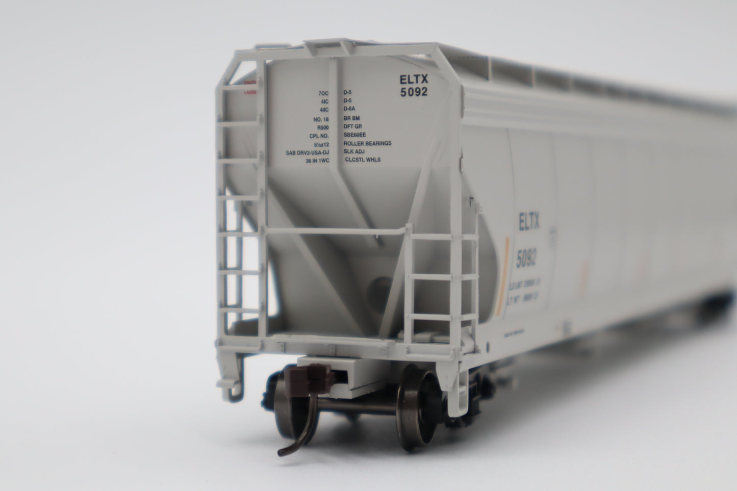 Atlas HO 20007674 - Master - 5800 Centerflow Covered Hopper Car "Soltex Polymers, Inc." #5092