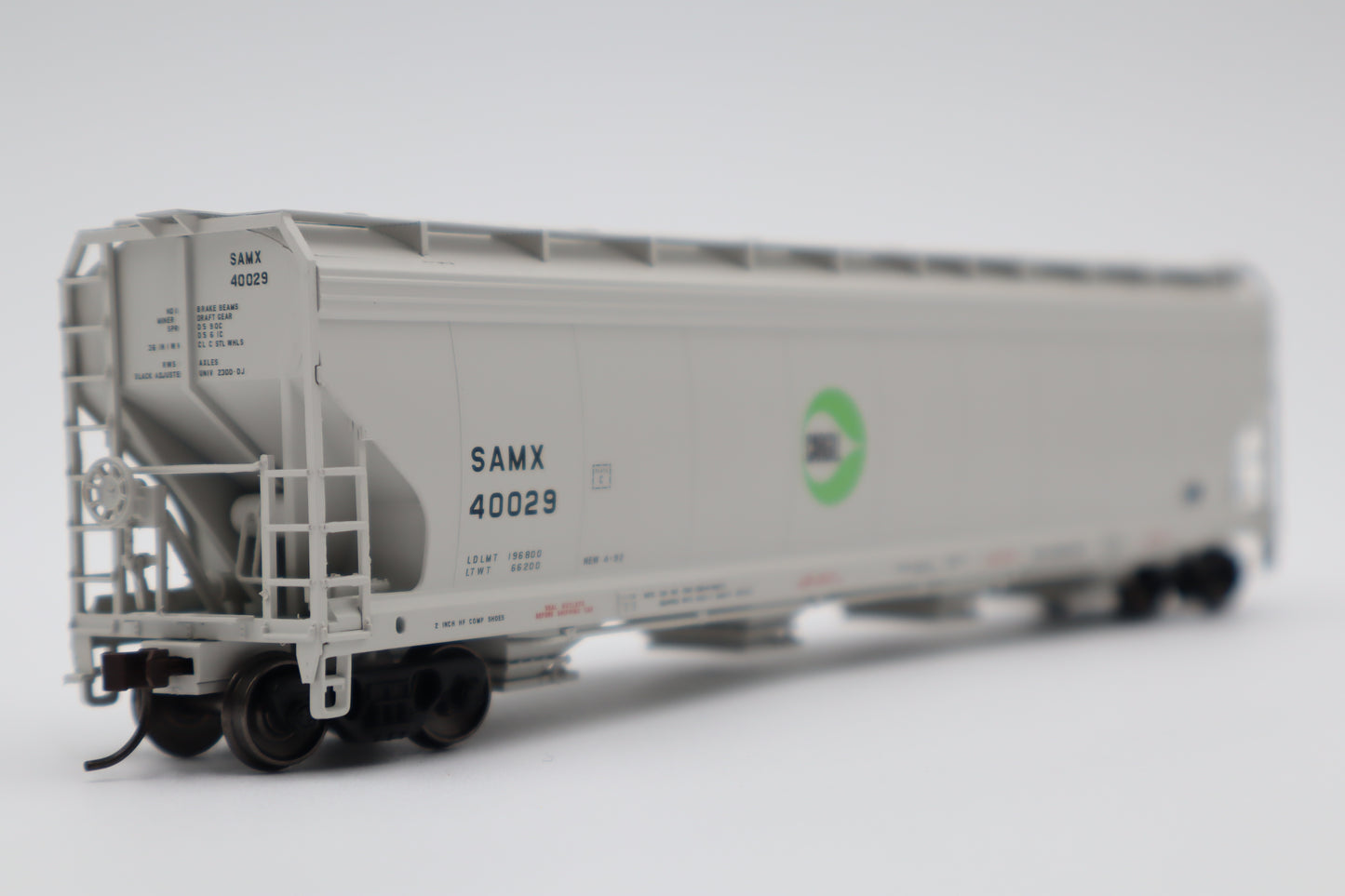 Atlas HO 20007684 - Master - 5748 Centerflow Covered Hopper Car "Cargill" #40054
