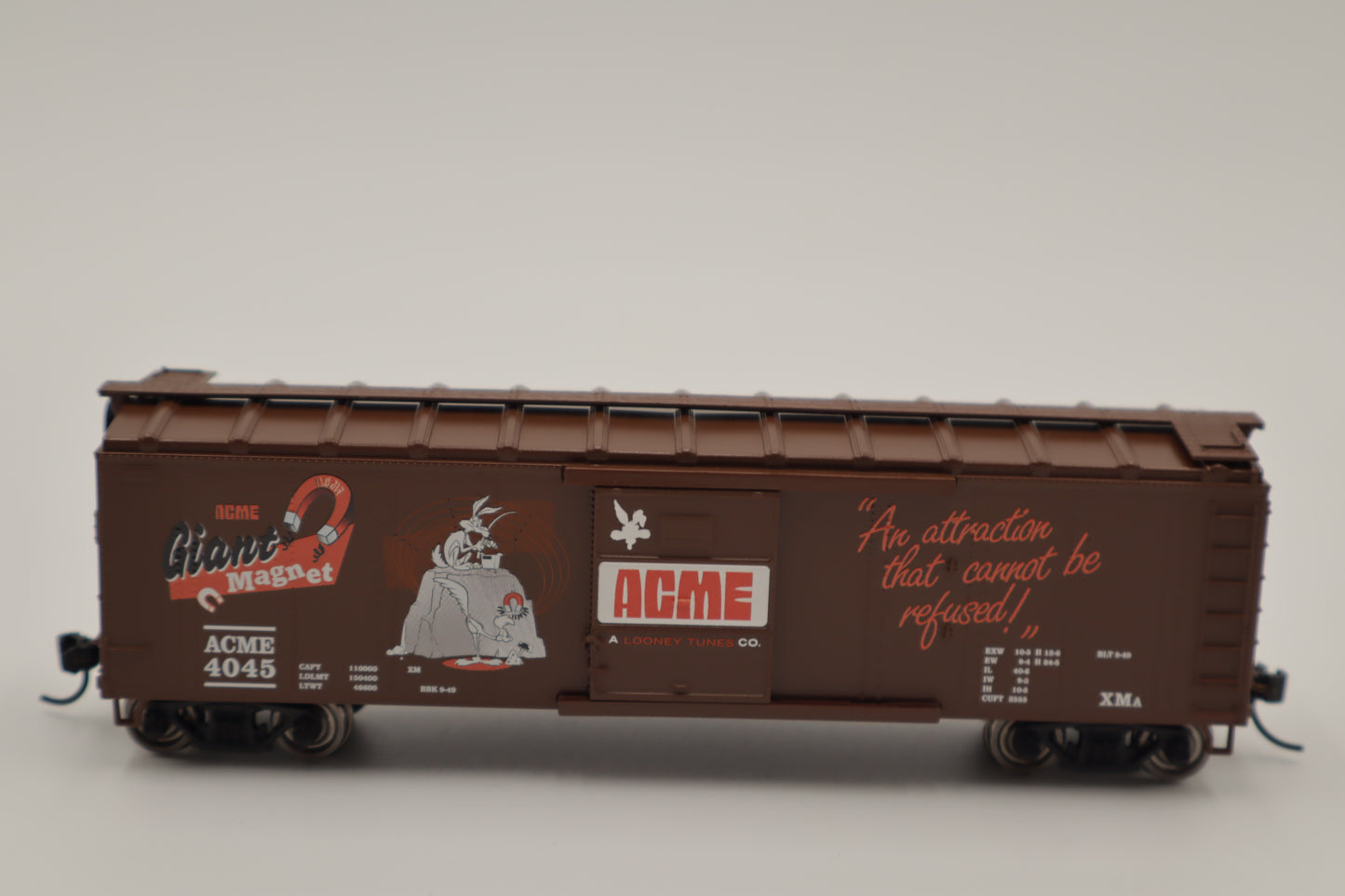 Lionel HO 2454240 - Looney Tunes - Boxcar "ACME" #4045 (Giant Magnet)