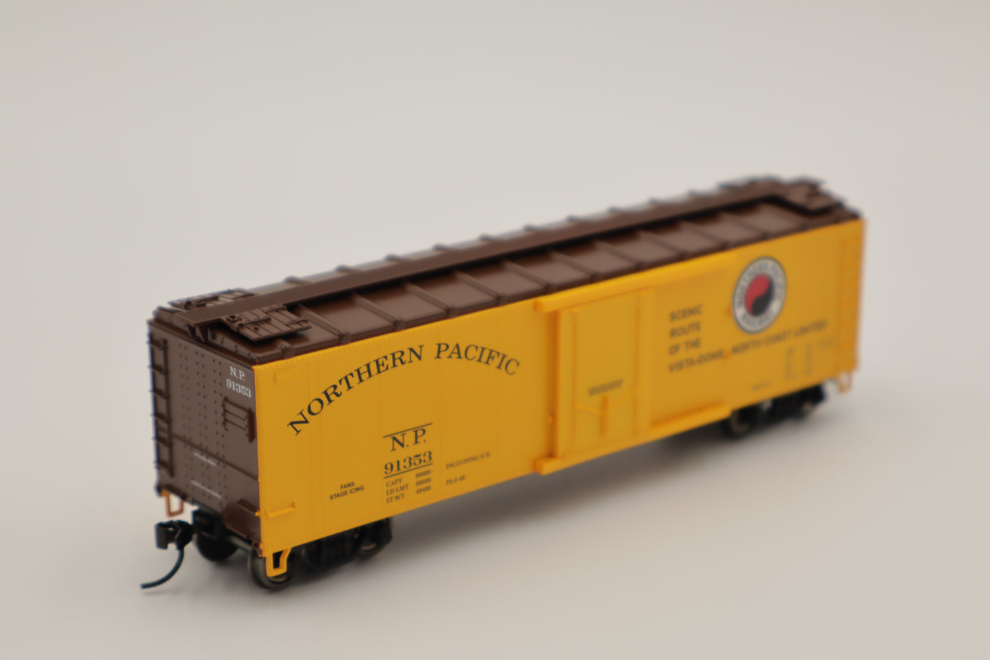 Lionel HO 2454340 - Reefer Car "Northern Pacific" #91353