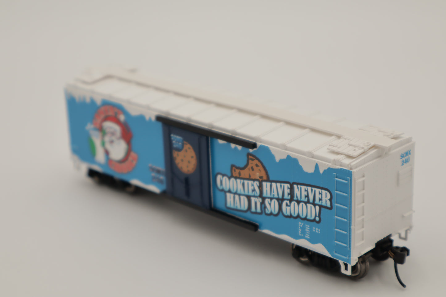 Lionel HO 2454360 - Santa's Choice Milk Reefer Car