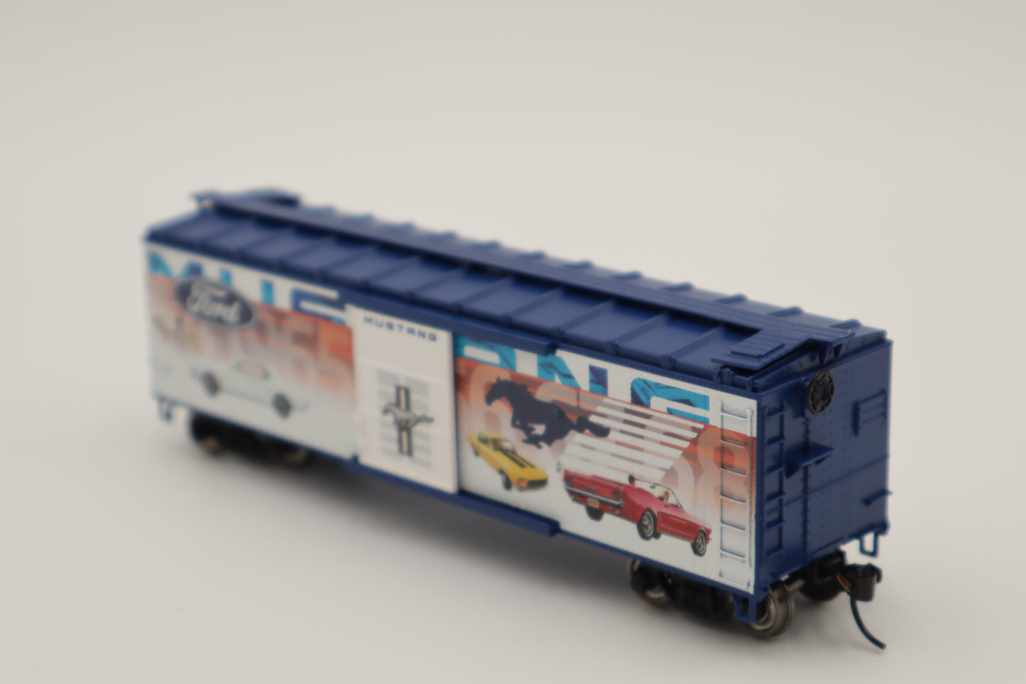 Lionel HO 2554100 - Ford Boxcar "Mustang"