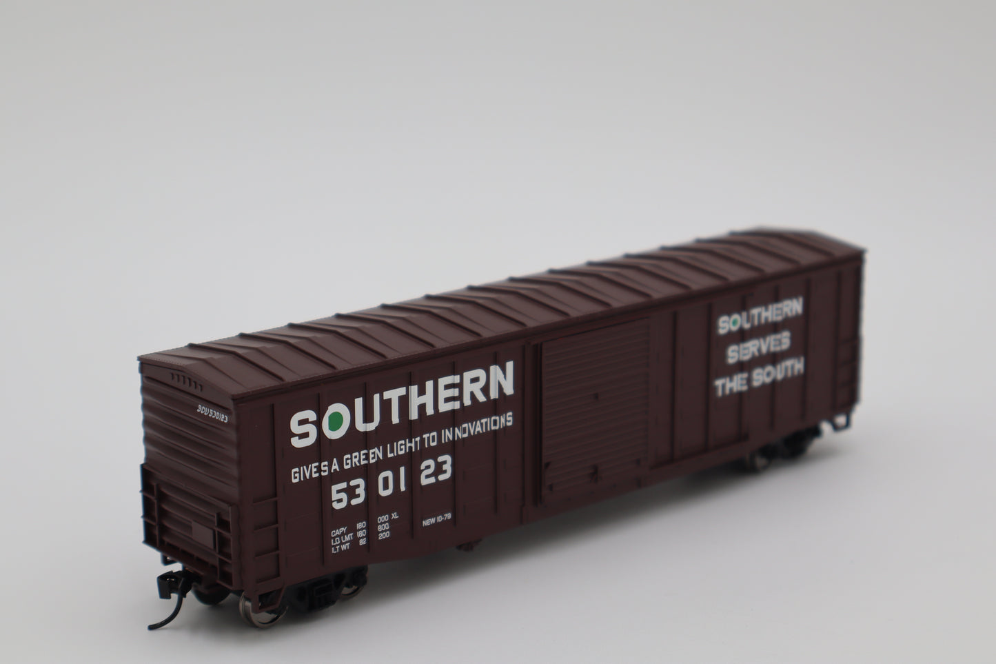 Walthers HO 910-46723 - Mainline - 50' Waffle Side Boxcar "Southern Railway" #530176