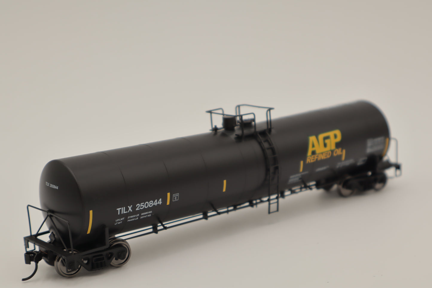 Walthers HO 910-48229 - Mainline - Trinity 25,000-Gallon Tank Car "TILX" #250932 (AGP)