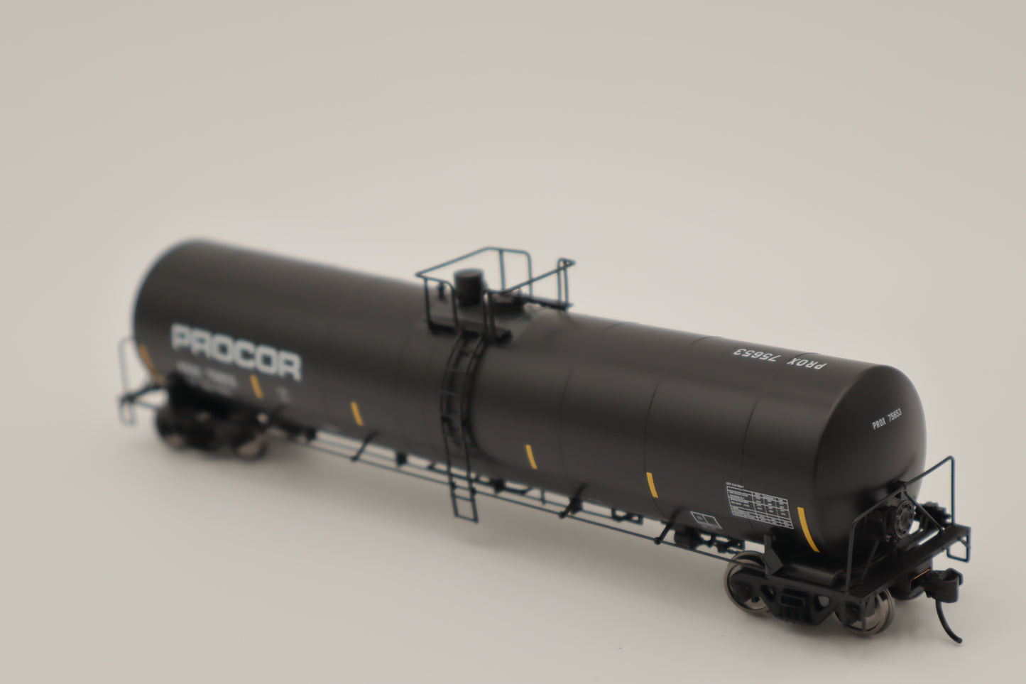 Walthers HO 910-48231 - Mainline - Trinity 25,000-Gallon Tank Car "Procor" #75674