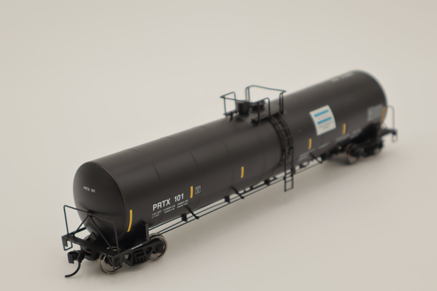 Walthers HO 910-48235 - Mainline - Trinity 25,000-Gallon Tank Car "PRTX" #106 (Chicago Ashphalt)