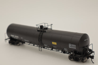 Walthers HO 910-48242 - Mainline - Trinity 25,000-Gallon Tank Car "XOMX" #110112