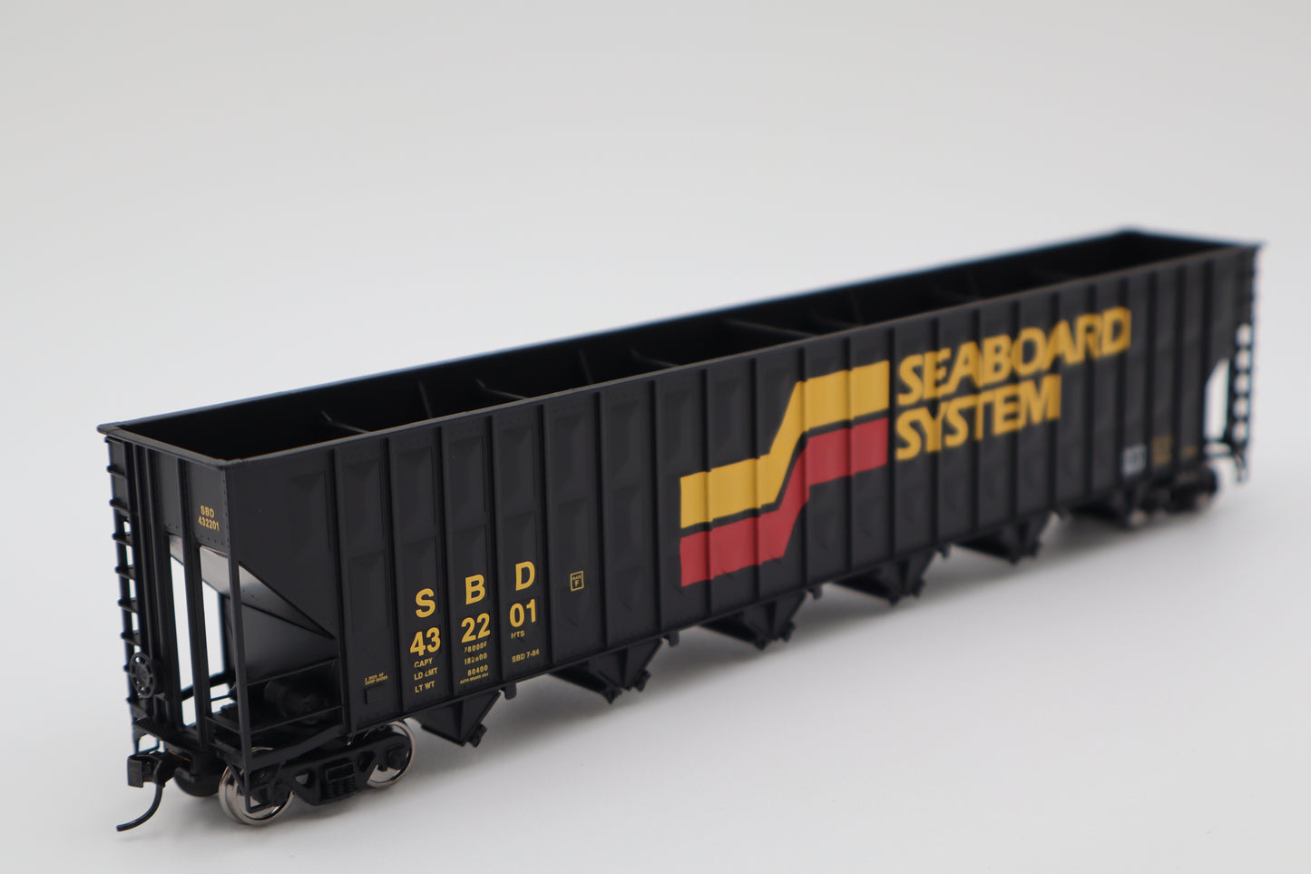 Walthers HO 910-56362 - Mainline - 73' Greenville 7,000 Cubic Foot Wood Chip Hopper "Seaboard System" #432201