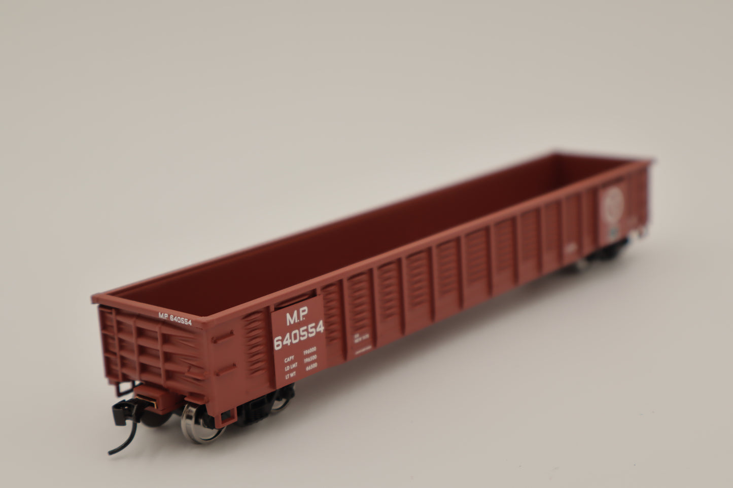 Walthers HO 910-6081 - Mainline - 53' Corrugated-Side Gondola "Missouri Pacific" #640554