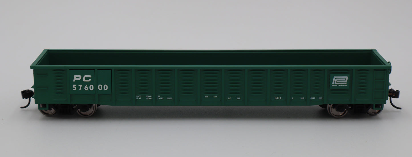 Walthers HO 910-6087 - Mainline - 53' Corrugated-Side Gondola "Penn Central" #576000