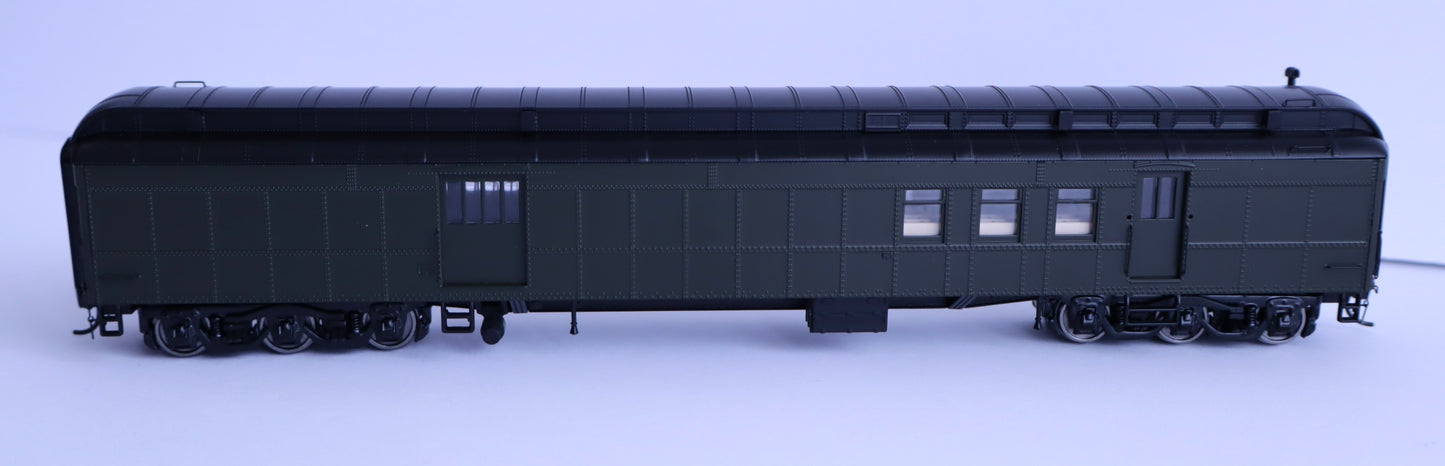 Walthers HO 920-17500 - Proto - 70' Heavyweight Baggage Car "Painted, Unlettered" (Clerestory Roof)
