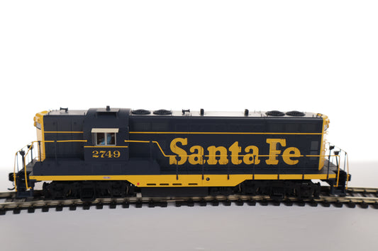 Walthers HO 920-42415 - Proto - EMD GP7 Diesel Locomotive "Santa Fe" #2749 (w/DCC/Sound)